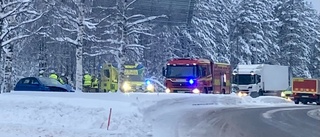 Jättekö efter olycka på Bergnäset – trafiken flyter igen