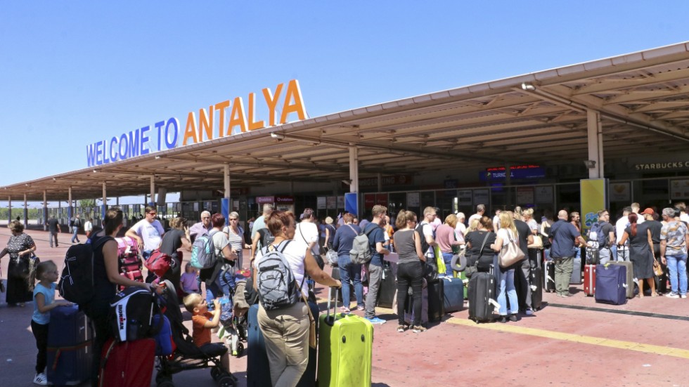 Den tyska parlamentsledamoten Gökay Akbulut greps vid ankomst på Antalyas flygplats och släpptes några timmar senare. Arkivbild.