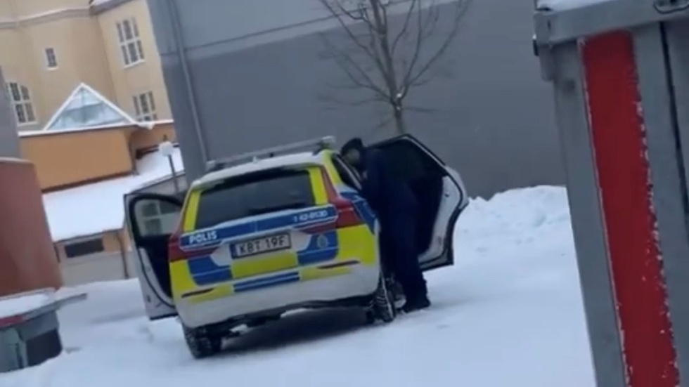 Polisinsats På Skola I Linköping Efter Bråk Mellan Unga 