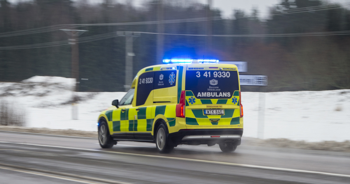 Man Skadad I Arbetsplatsolycka – Förts Till Sjukhus