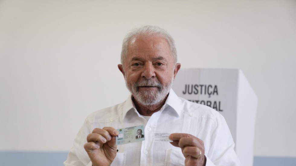 Lula da Silva när han röstade under söndagen.
