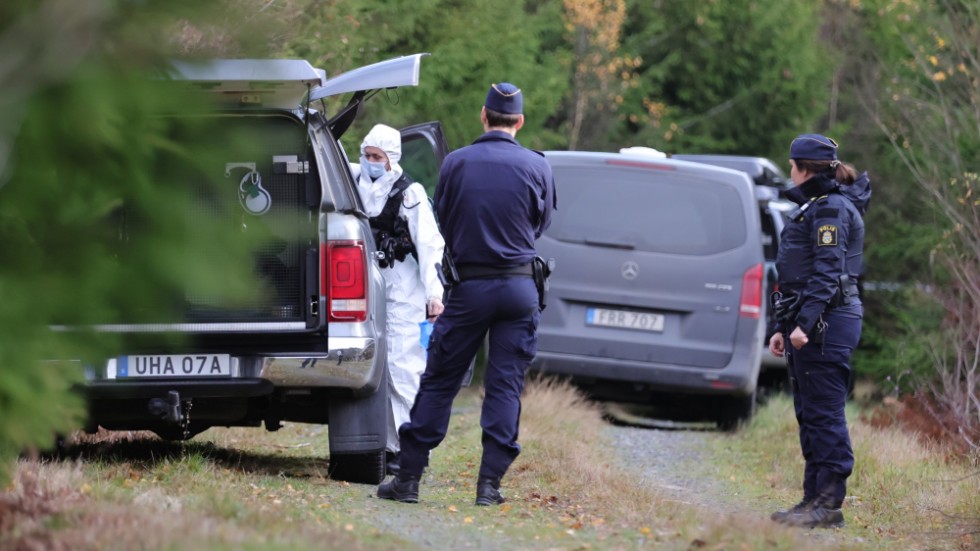 Polisens tekniker på platsen utanför Vetlanda där den försvunna Tove från Vetlanda hittades död i november.