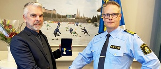 Anders räddade 17-årings liv efter trafikolycka i Bälinge: "Var bara att rusa ut"