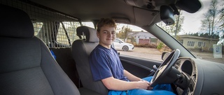 Eskil, 15, skolpendlar med A-traktor – välkomnar skärpta regler: "Jag tycker att förslagen är bra"