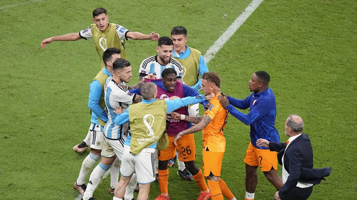 Fifa utreder stökiga VM-matchen