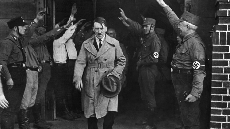 Många partier i Sverige hade sympatier för Hitler under 30-talet, menar insändarskribenten.