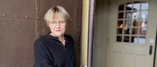 Livsförändring för statsministerns fru Birgitta Ed – berättar om: ✓Sorgen ✓Tron ✓Flytten ✓Prästvigningen i Strängnäs