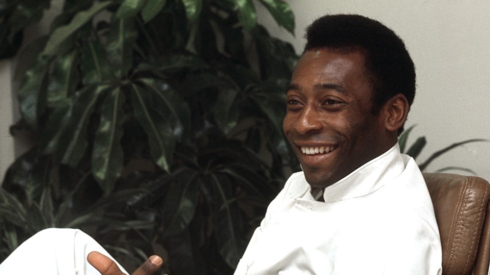 Pelé spelade för New York Cosmos 1975–1977. Här fotograferad under en intervju 1975. Arkivbild.