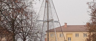 Hemsk julgran på Nävertorps torg