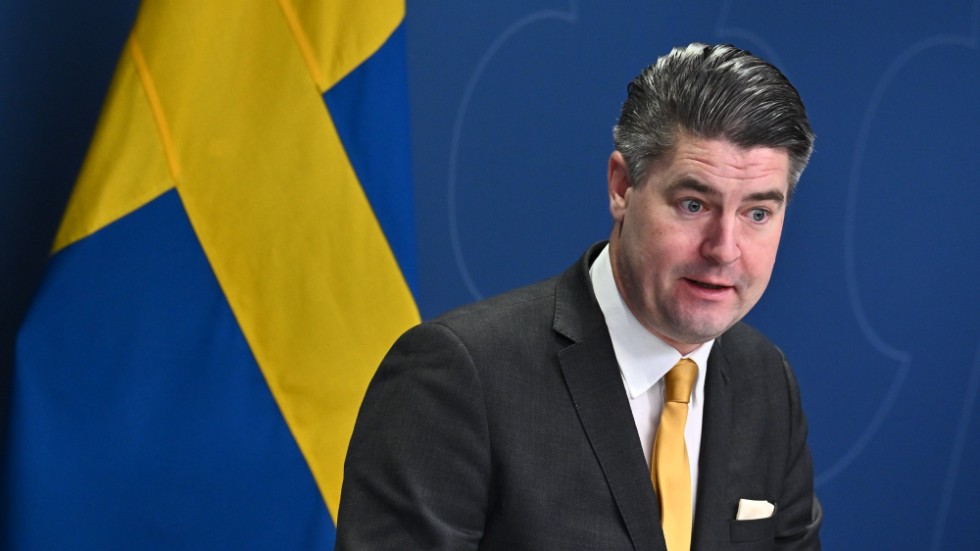 Sverigedemokraternas ekonomisk-politiske talesperson Oscar Sjöstedt säger att SD skulle se det som ett brott mot Tidövavtalet med regeringen om reduktionsplikten bara halveras. Noll är SD:s mål. Arkivbild.