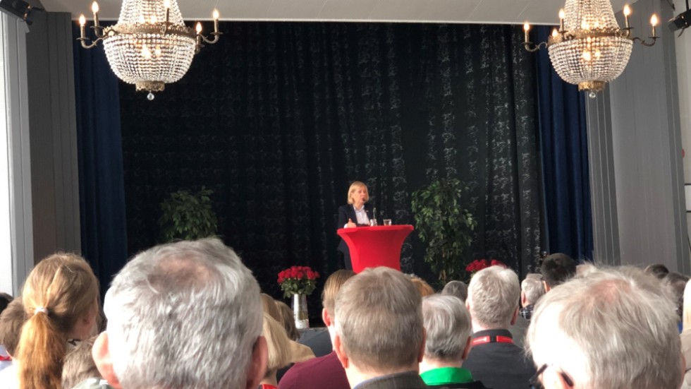 Även i sitt tal på de norrbottniska Socialdemokraternas distriktskongress markerade Magdalena Andersson sitt stöd för partiledarkollegan Sanna Marin och systerpartiet SDP inför söndagens parlamentsval i Finland. 
