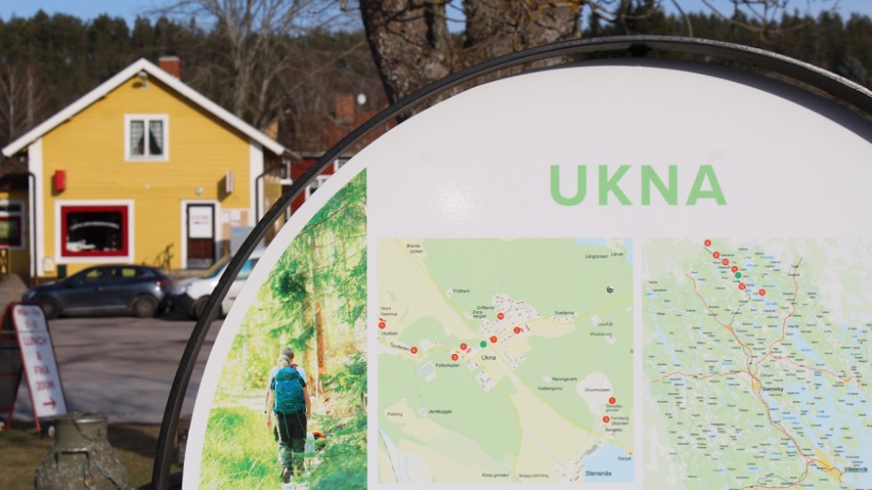 Skribenterna från Ukna har skrivit ett öppet brev till Västerviks kommunpolitiker i hopp om att rädda skolorna på landsbygden.