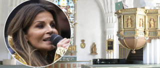 Carola överraskade med sång på bröllop i Lövånger