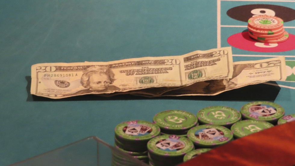 Gröna bonusar lite av roulette. Arkivbild.