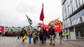 Uppslutning i första maj-tågen – trots ruskväder