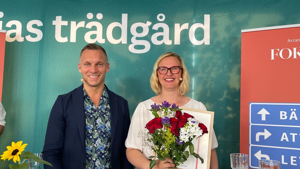 Luleås kommunalråd Carina Sammeli (S), här tillsammans med civilminister Erik Slottner (KD), fick ta emot en fin utmärkelse under Almedalsveckan. Tidskriften Fokus rankar Luleå som "Sveriges bästa plats att leva i".