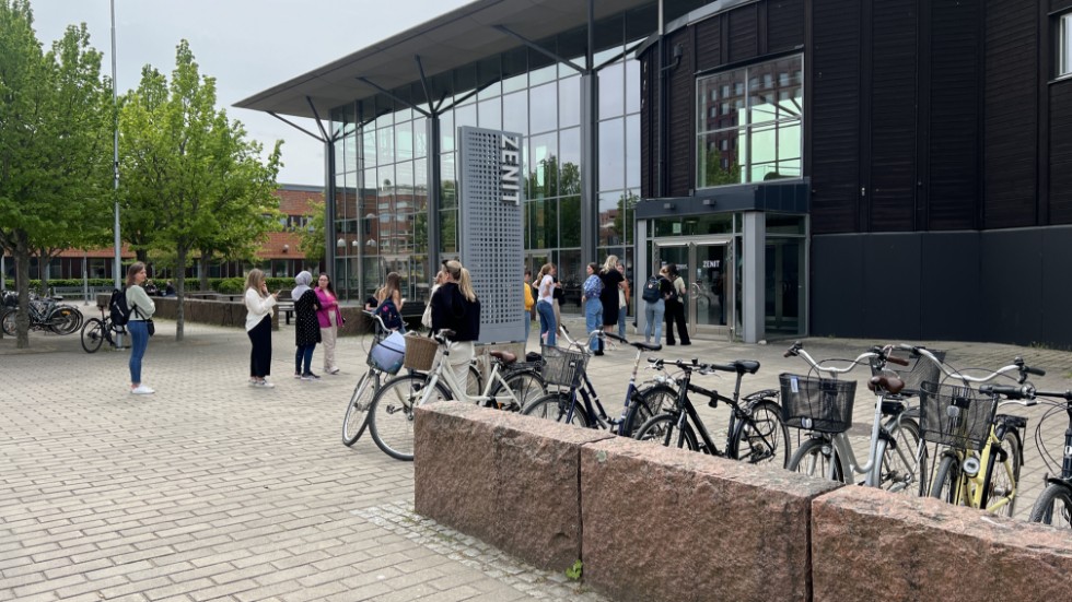 Jag cyklar i stort sett dagligen en motionsrunda i anslutning till Campusområdet och ser att det finns breda och åtskilda stråk för fotgängare respektive cyklister, skriver en Linköpingsbo.