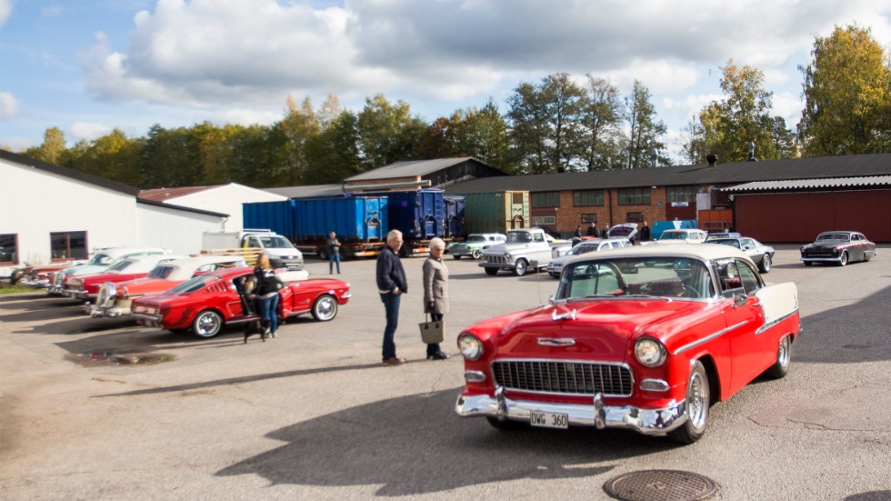 Under motordagen på Värmbols industriområde samsades jänkarnas dollargrin med svenska klassiker som Volvo Duett.