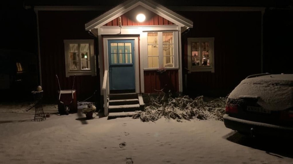 Marika Nordenhem fångade första snön på bild vid sitt hem i Östervåla.