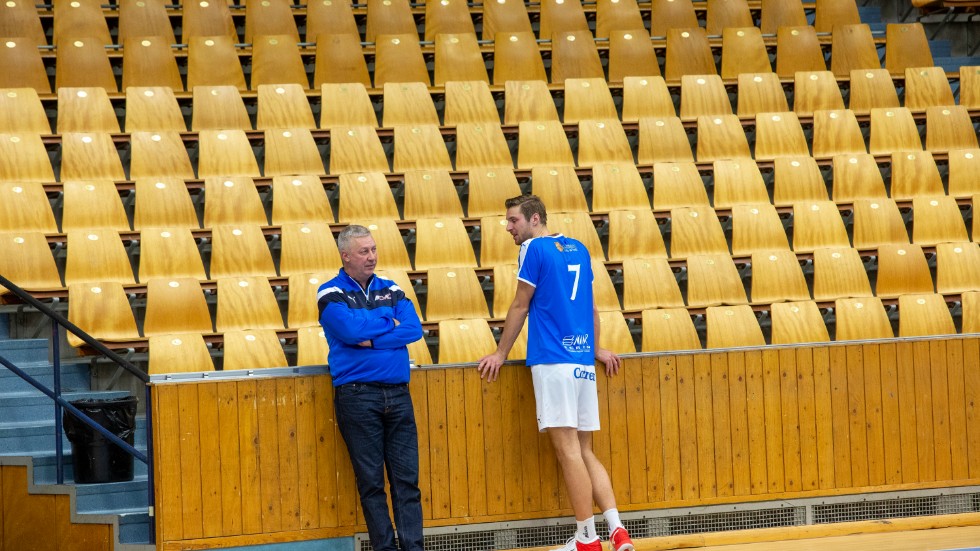 LVC-tränaren Johan isacsson och kaptenen Wille Nilsson har en del att fundera på efter 0-3 mot Södertelge.