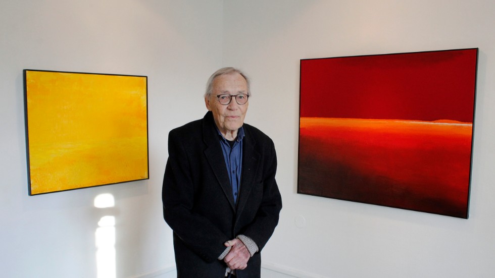 Den hyllade konstnären Bertil Almlöf är tillbaka på Konstforum med "Målningar", som invigs under lördagen. "Det är nog 50 år sedan jag hade en separat utställning här", säger han.
