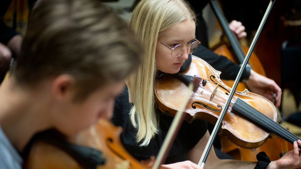 Norrbottens ungdomssymfoniker framför verket vid konserten i Boden den 22 september.