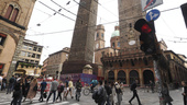 Lutande torn i Bologna riskerar att rasa