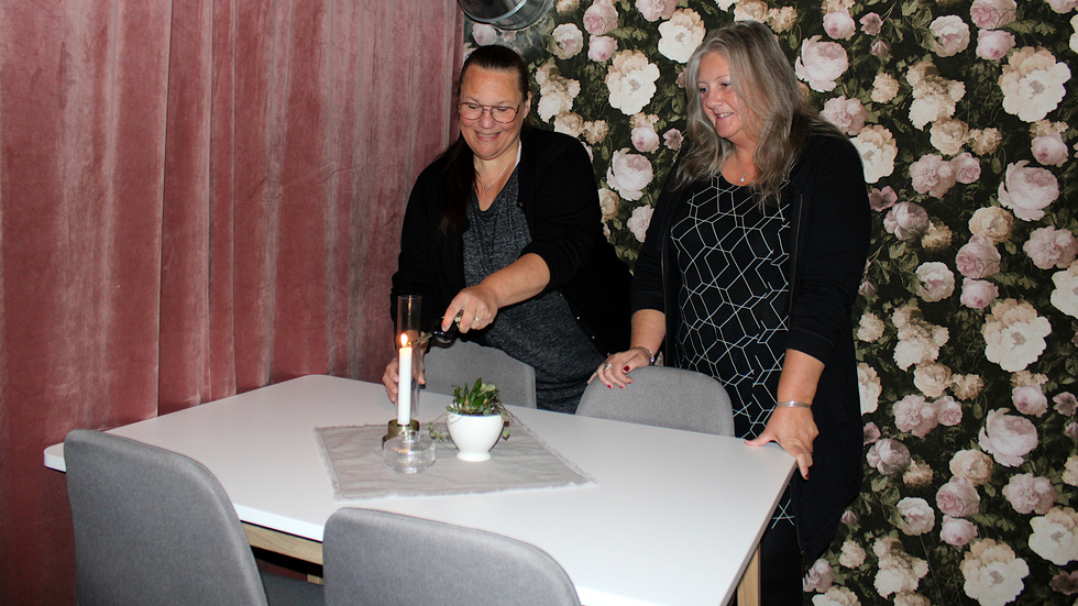 Både Annika Stagård och Anette Andersson har väntat länge på att få öppna restaurangen.