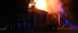 TV: Här sprider sig branden i det gamla trähuset