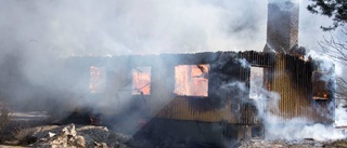 Villa i Munksund brann ner till grunden