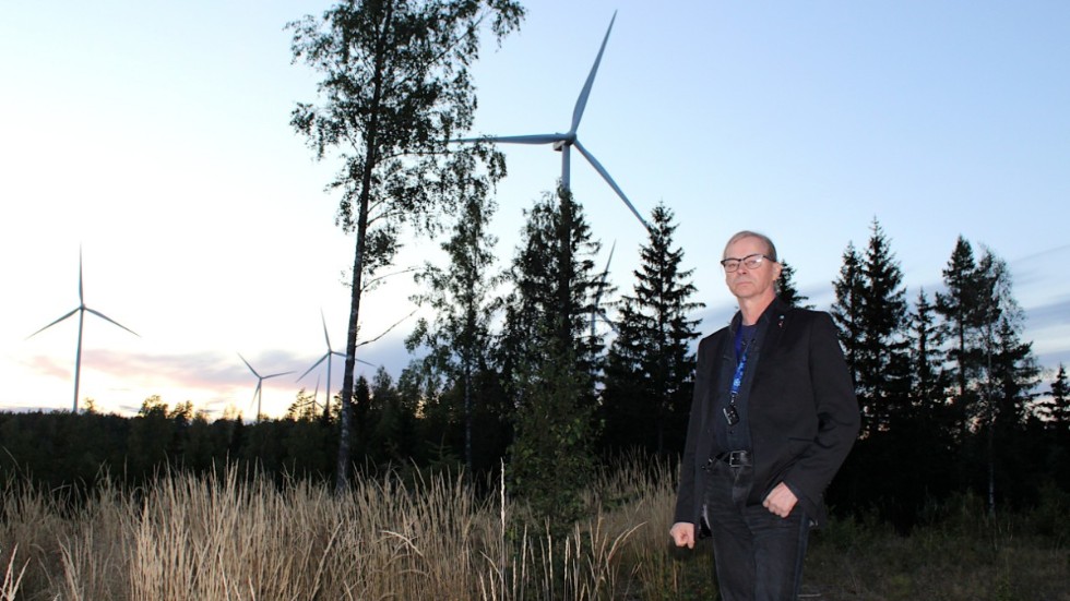 "Jag skulle vilja sträcka ut en hand till de andra partierna och göra gemensam sak mot vindkraftparkerna som etableras i samhället", säger Göran Gustafsson (SD).