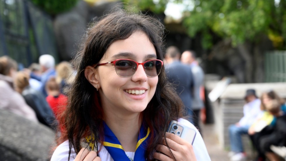 14-åriga Yulia gillar den svenska naturen: "Häromdagen när jag var ute i skogen såg jag en massa blåbär och svamp", säger hon.