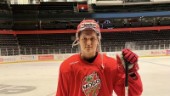 Valde bort Luleå Hockey för vännerna • Gör succé – trots knäproblem: "Jag har lärt mig att hantera att det gör ont ibland"
