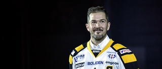 Jimmie Ericsson hyllades i Skellefteå – tröjan hissades