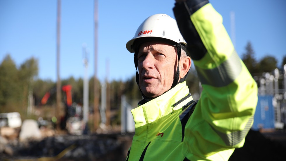 Björn Persson är regionchef för Eon. Bolaget är inne i en tung investeringsperiod för att näten ska klara att distribuera dubbelt så mycket el som i dag inom 30 år. I år investerar Eon totalt 52 miljoner kronor i Vimmerby kommun.