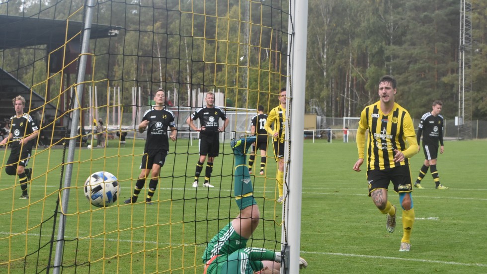 Marcus Oskarsson Johansson gjorde fyra mål när Gullringen vann stort mot Örserum.