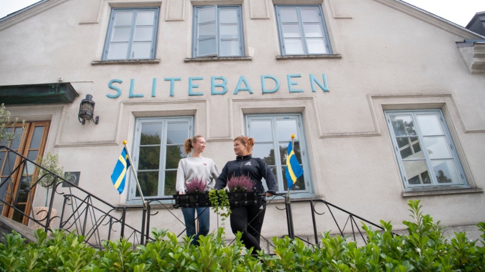 Signe Bleckhorns och Annica Österberg driver hotell Slitebaden, som ligger i närheten av Cementas fabrik.