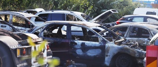 Stort antal bilar i brand på Bilia i helgen