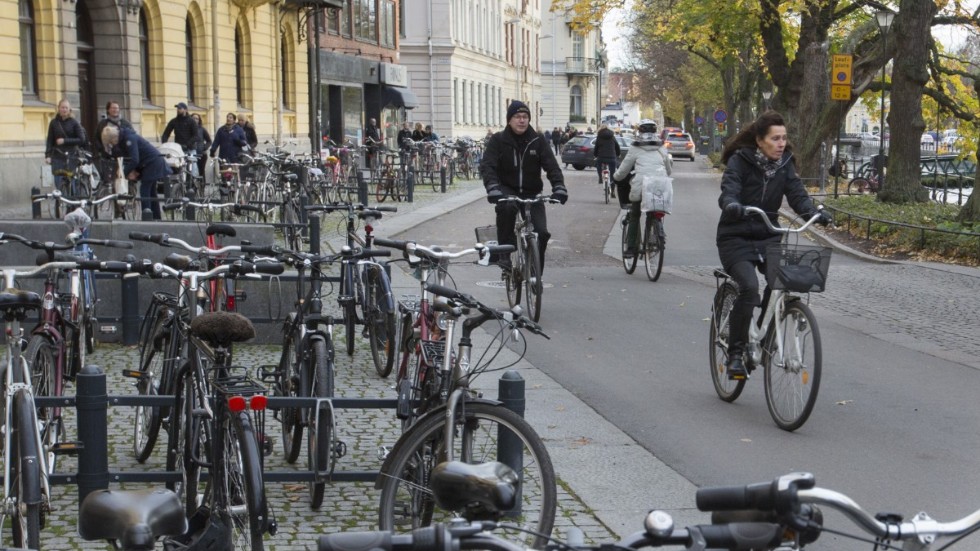Ur och skur kan kommunerna inte rå på. Men en hel del annat kan de göra för att underlätta att cykeln används mer.
