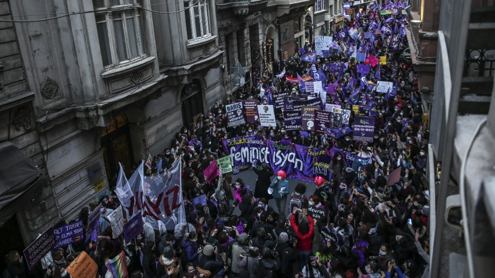 En manifestation mot kvinnovåld i Istanbul under Internationella kvinnodagen den 8 mars.