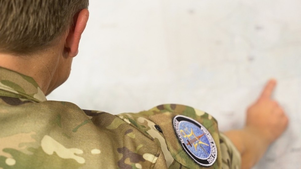 En svensk överste leder insatsen i Mali. På grund av hotbilden håller Försvarsmakten hans identitet hemlig.