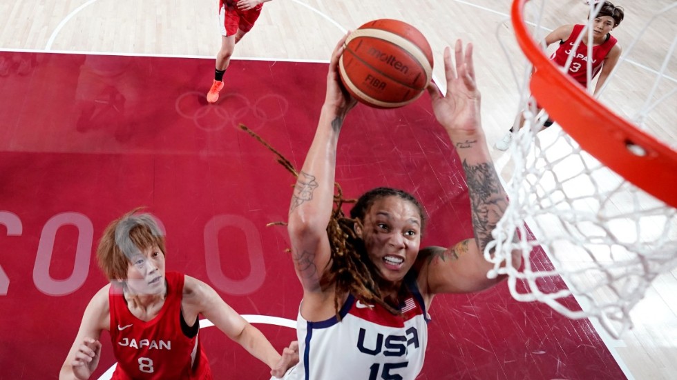 Brittney Griner, i tröja 15 under OS-finalen mot Japan 2021. Arkivbild.