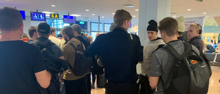 Polisinsats på flygplan med Luleå Hockey: "Vi satt på planet och skulle åka när en kvinna började att prata om klimatpåverkan"