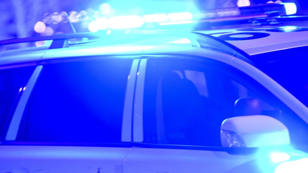 En polispatrull kom till Bryggerigatan och möttes av en blodig man på torsdagskvällen. 