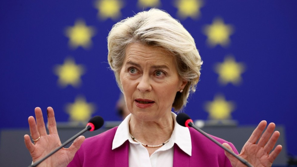 EU-kommissionens ordförande Ursula von der Leyen vill svartlista transportbolag som utnyttjas i migrantkrisen.