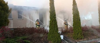 Villa förstörd i brand