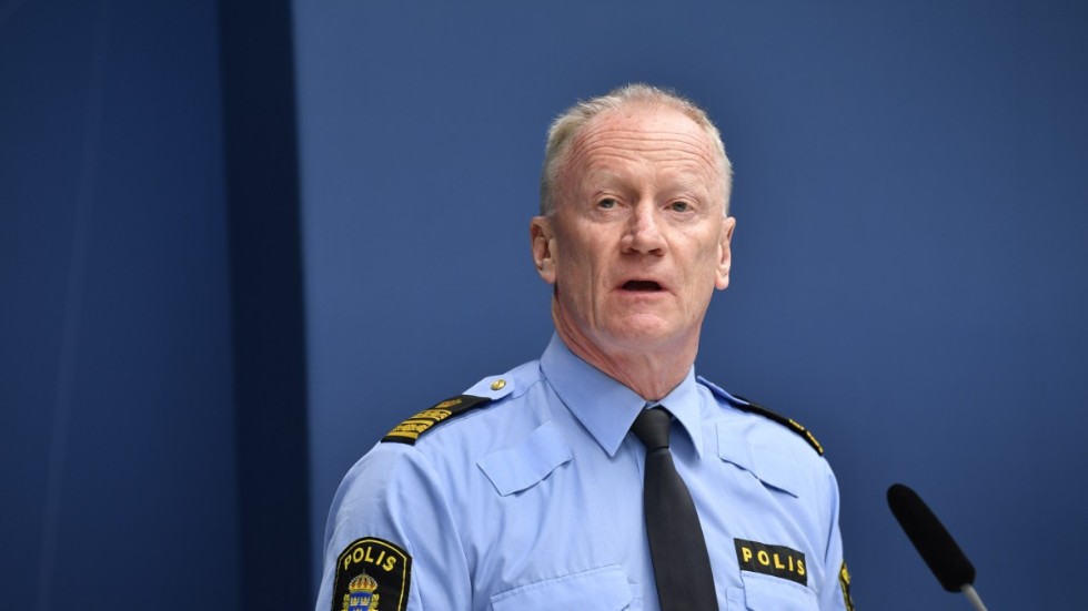 Per Engström, nationell kommenderingschef vid polisen, tipsar den som ska resa under våren om att söka nytt pass. Arkivbild.