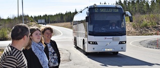 Kritik i Yttervik när bussen kör förbi hållplatsen