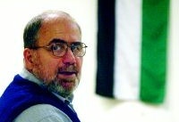 Palestiniern Isam Bardaqji ser Ysser Arafat som en fredssymbol