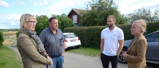 Kommunen kovänder om vita villor i Söra – ber grannarna om ursäkt ✓Ägarna förvånade: "Lite märkligt"